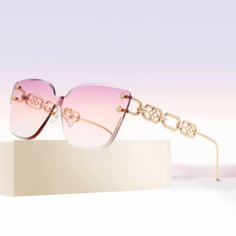 New Fashionable Sunglasses Str - Street Fashion Photo 评论和价格