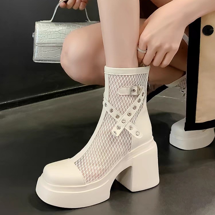 Sweet and Cool Girl Fashion Ro - Girl Fashion Street 评论和价格