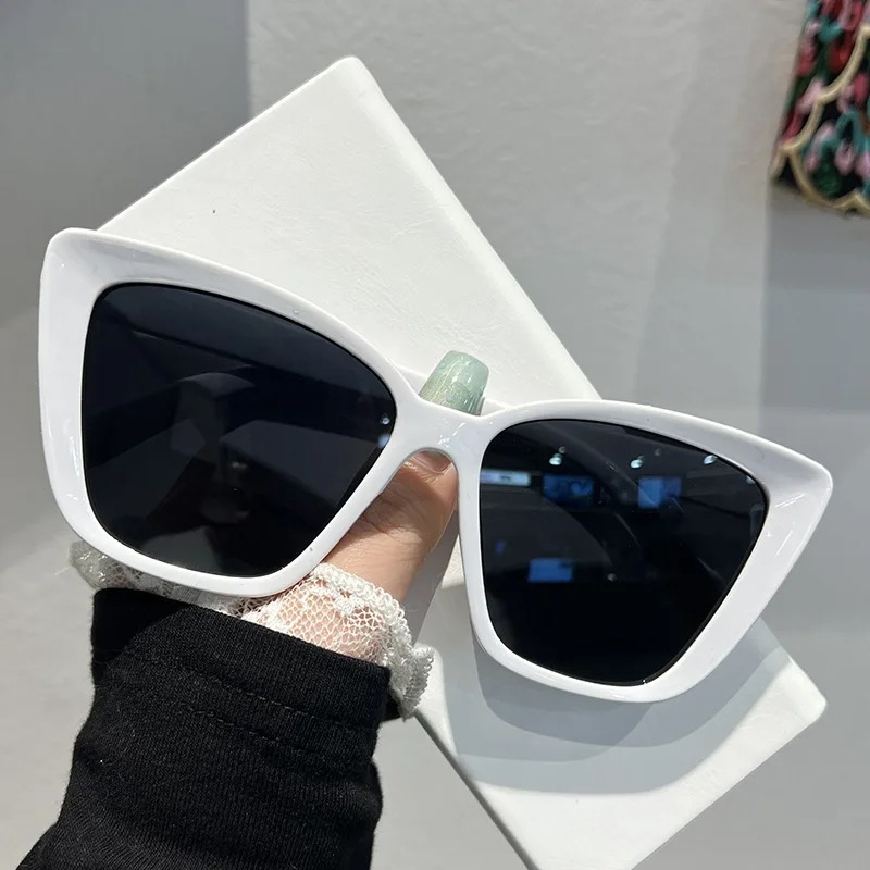 Trendy Cat Eye Sunglasses for  - Street Fashion Glasses 评论和价格