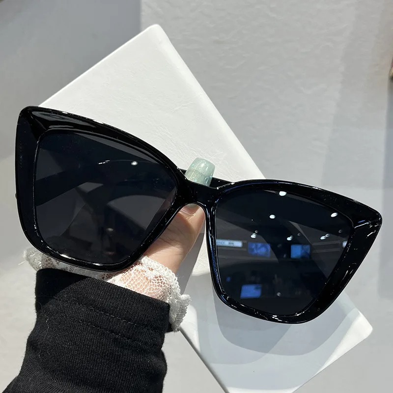 Trendy Cat Eye Sunglasses for  - Street Fashion Glasses 评论和价格