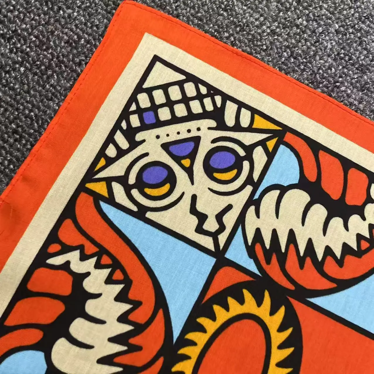 Digital Printed Retro Bandana  - Street Fashion Dance 评论和价格